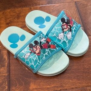Disney Toddler Size 9/10 Teal Mickey Mouse Pool Slide Sandals